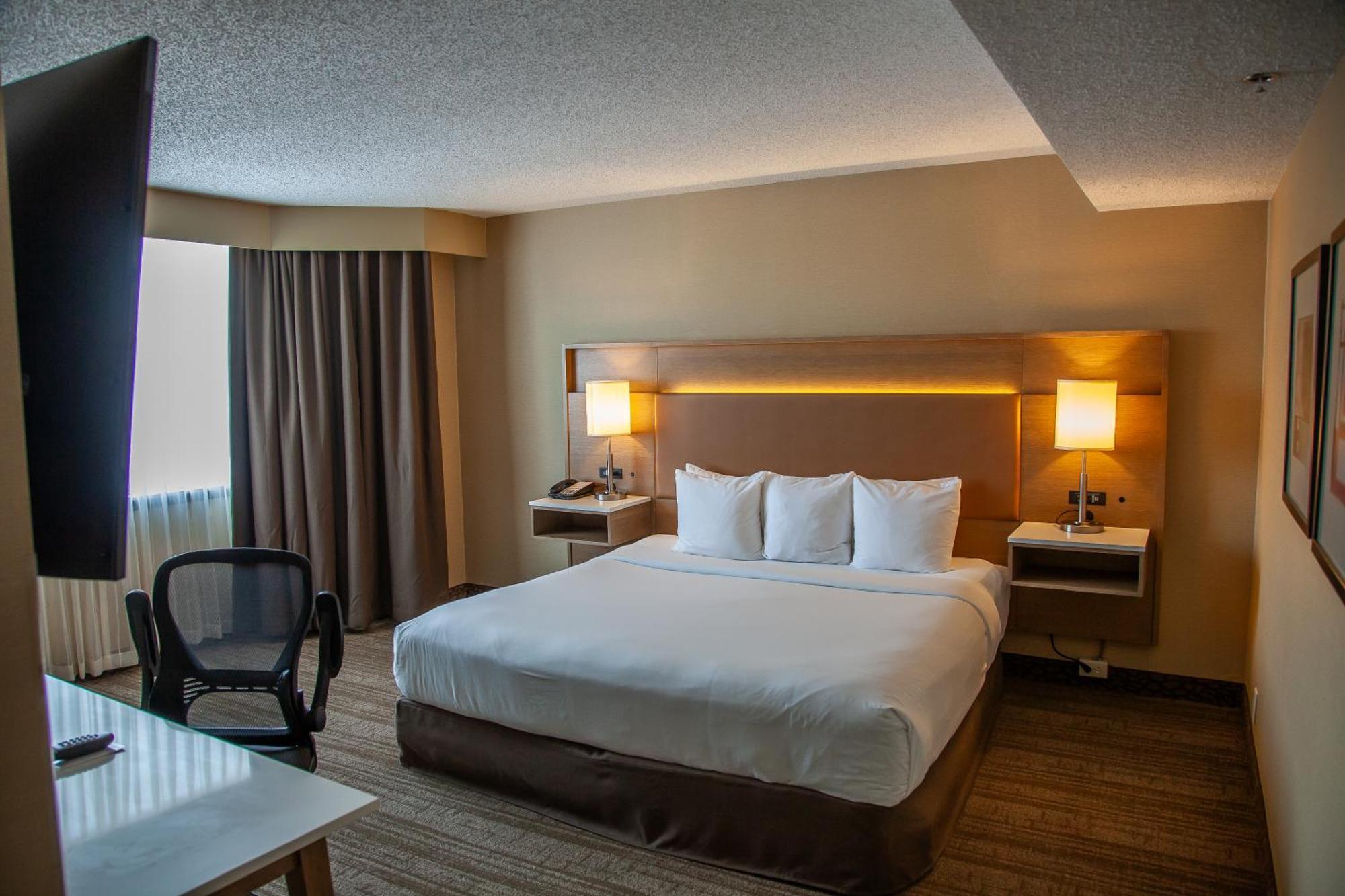 Edmonton Hotel & Convention Center Эдмонтон Экстерьер фото